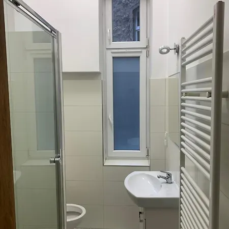 بيت شباب W Centrum Szczecina 4 Osobowe *